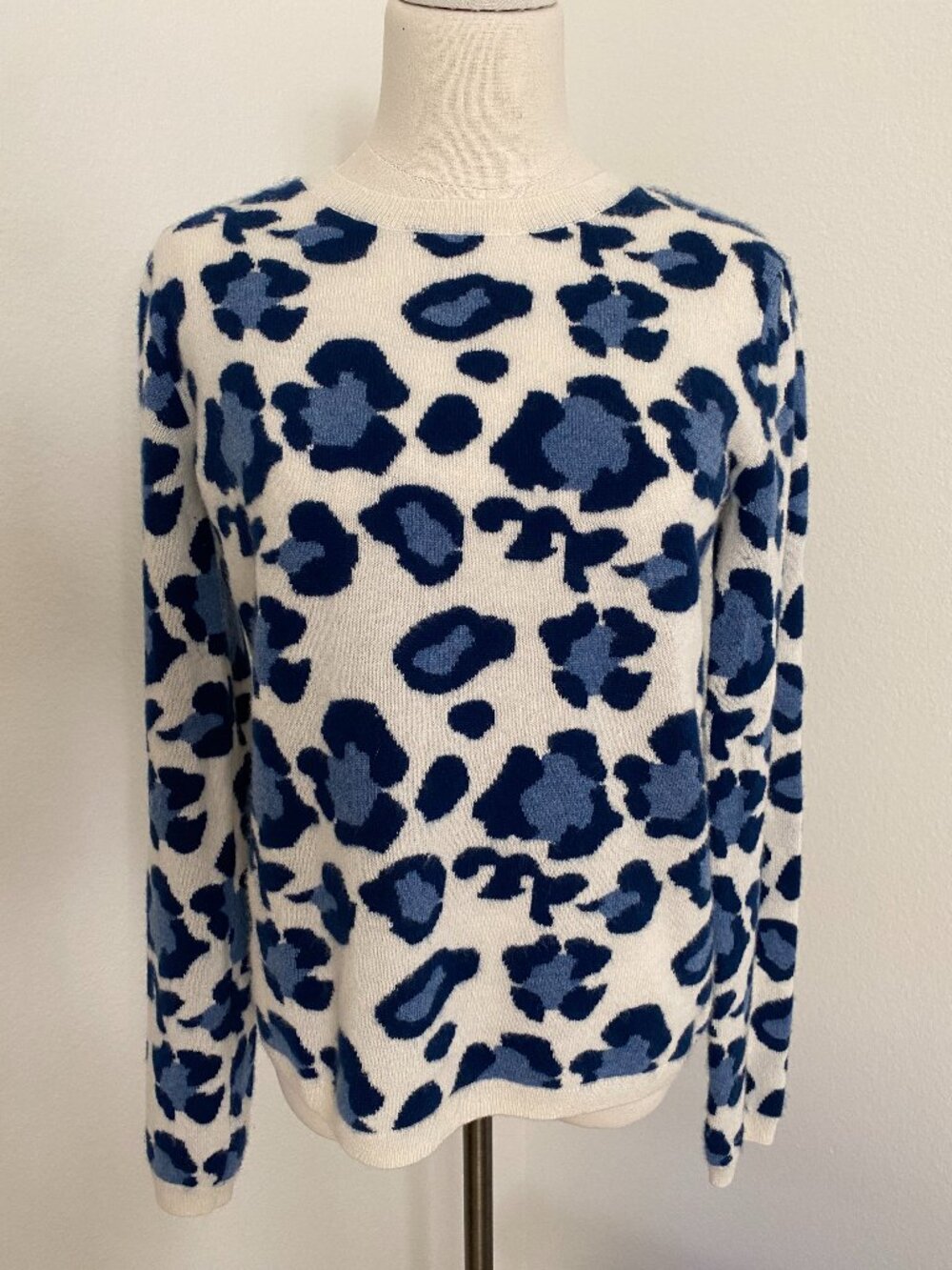Two Bees Cashmere Leopard Print Crewneck Sweater - S